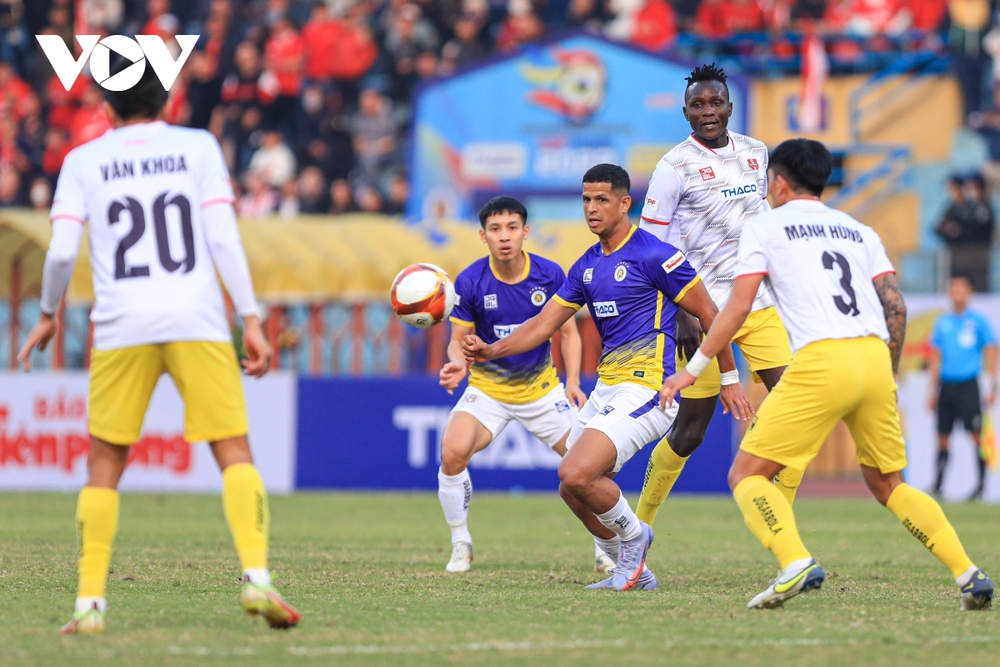 TRỰC TIẾP Hà Nội FC 0-0 Hải Phòng: Cơ hội liên tiếp, nín thở chờ bàn thắng - Ảnh 1.