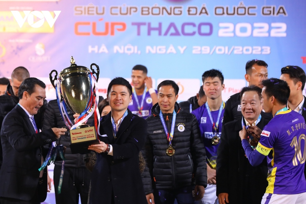 Dàn sao Hà Nội FC nhí nhảnh ăn mừng chức vô địch Siêu cúp Quốc gia 2022 - Ảnh 9.