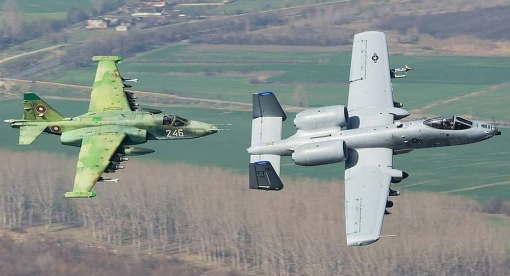 Ukraine c&oacute; thể được Mỹ cung cấp tới 100 m&aacute;y bay cường k&iacute;ch A-10? - Ảnh 1.