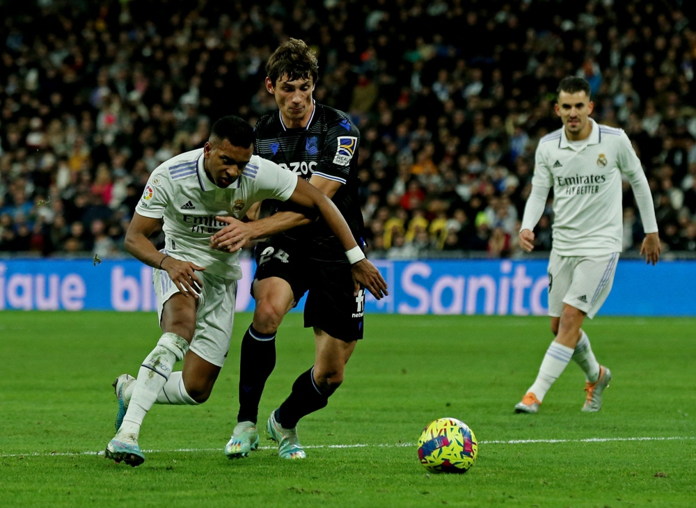 Sảy chân trước Sociedad, Real Madrid hít khói Barca trong cuộc đua vô địch La Liga - Ảnh 2.