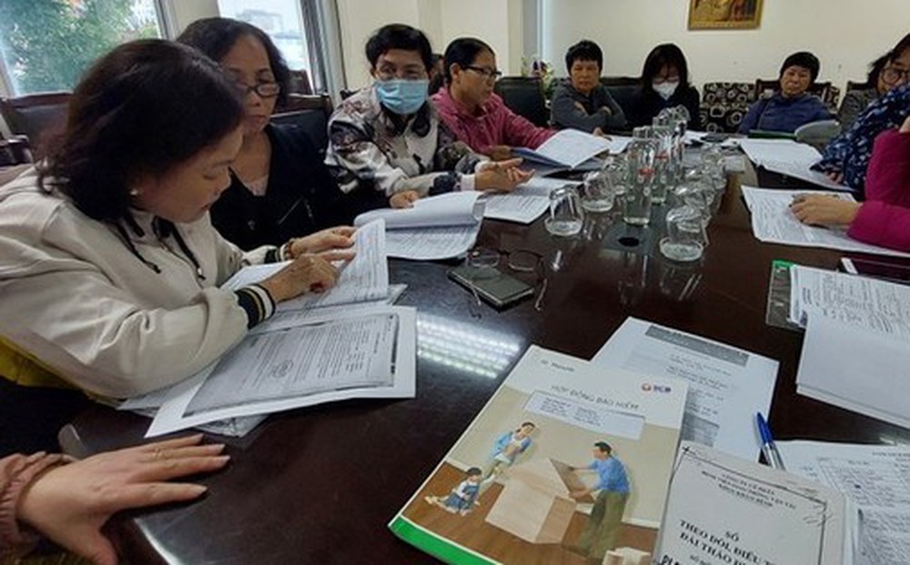 Yêu cầu Ngân hàng SCB trả lời việc ‘hô biến’ tiền gửi tiết kiệm thành bảo hiểm nhân thọ