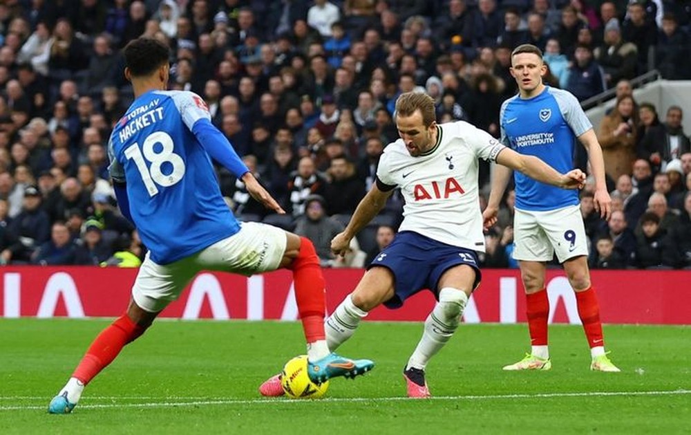 Thủ môn Alisson tặng quà đối thủ, Liverpool may mắn thoát thua ở FA Cup - Ảnh 9.