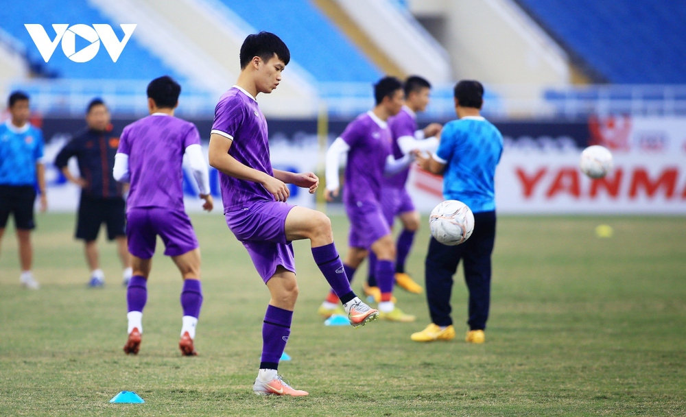 Trợ lý Lee Young-jin nhận cái kết đắng khi đá ma với Văn Hậu và dàn sao ĐT Việt Nam - Ảnh 5.