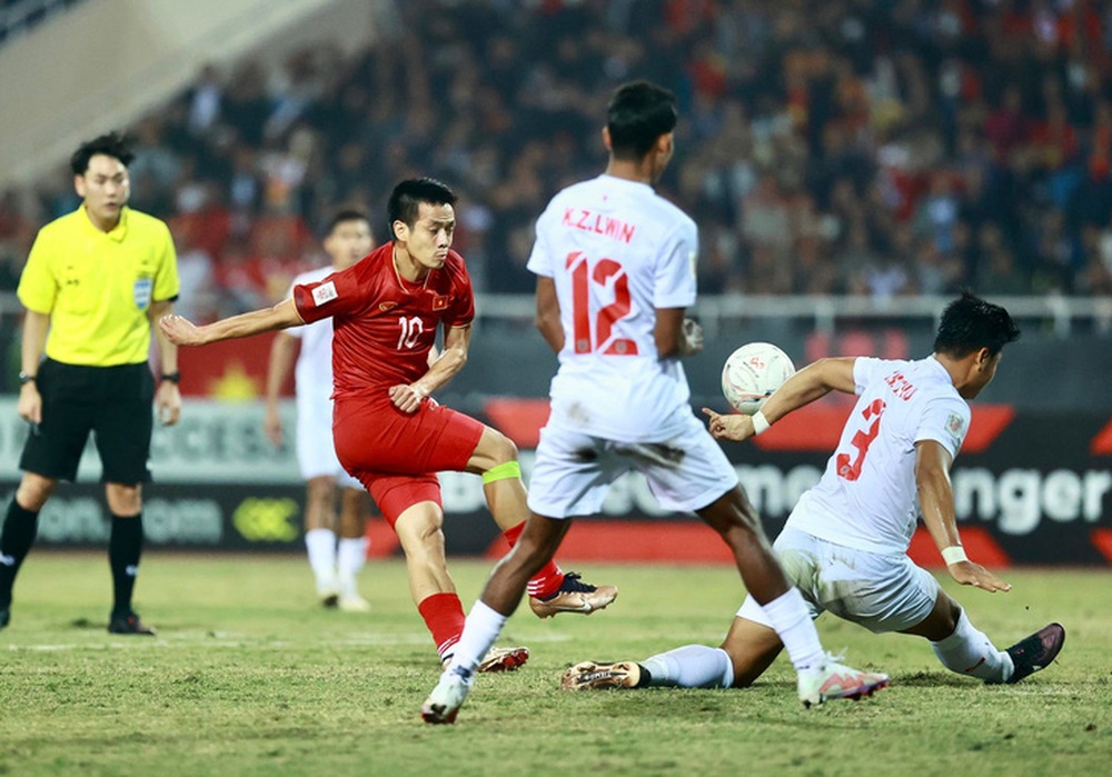 Dự đoán: Việt Nam sẽ thắng sít sao Indonesia - Ảnh 1.