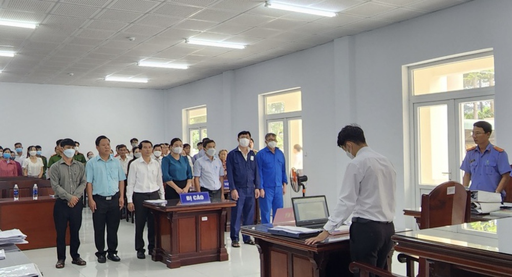 Xét xử cựu trưởng Phòng Tài nguyên và Môi trường cùng 6 cán bộ ở Đồng Nai - Ảnh 1.