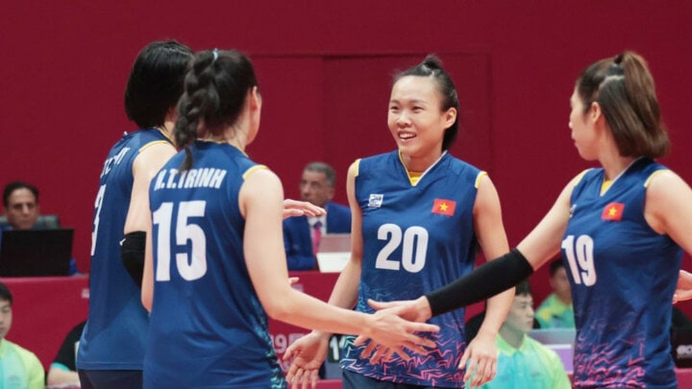 ASIAD 19: Thắng kịch tính Hàn Quốc, tuyển bóng chuyền nữ Việt Nam đứng đầu bảng - Ảnh 3.