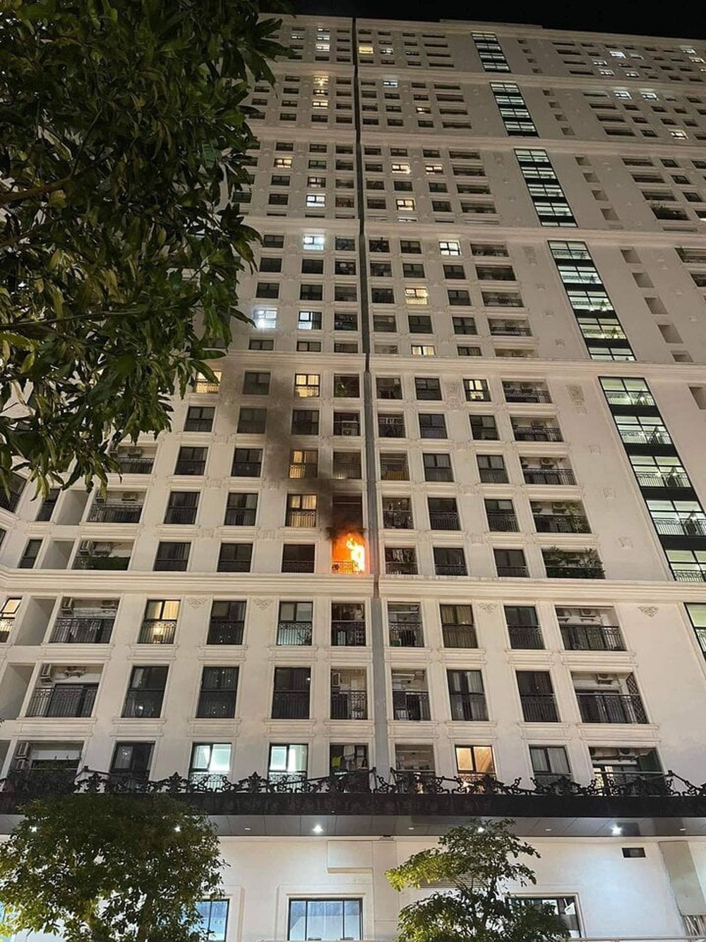 Cháy căn hộ chung cư ở Hà Nội vì chủ nướng cá - Ảnh 1.