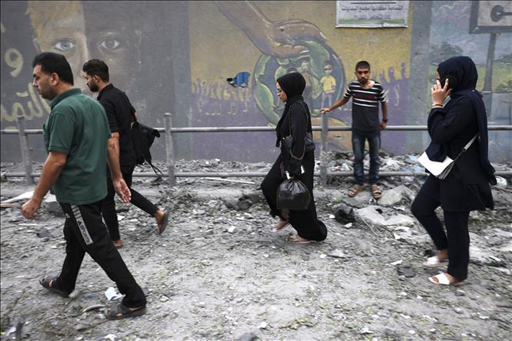 Hamas cảnh báo sẽ sát hại con tin nếu Israel tấn công dân thường không báo trước - Ảnh 1.