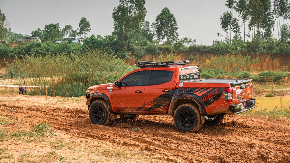 Chủ xe Mitsubishi Triton: ‘Không phải bán tải tốt nhất nhưng đi được, đua được thì chỉ có nó!’