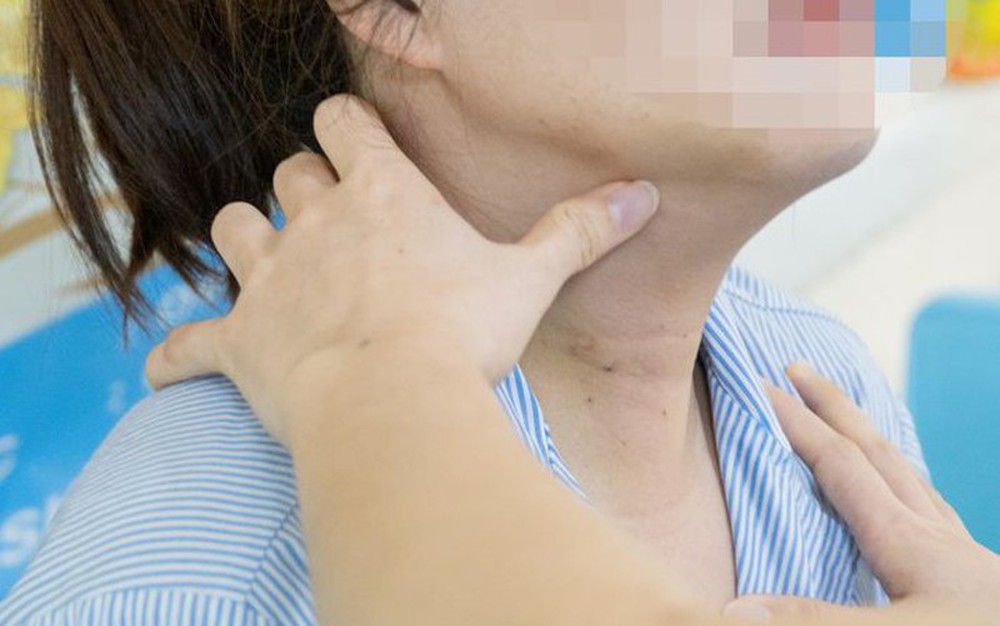 Đi khám sức khỏe, nhiều người trong cùng gia đình phát hiện mắc ung thư tuyến giáp