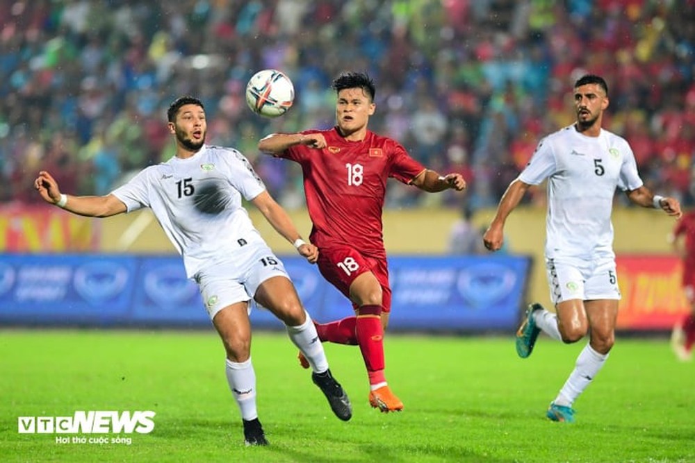 Truyền thông Trung Quốc khuyên đội nhà dùng bóng bổng đối phó tuyển Việt Nam - Ảnh 1.
