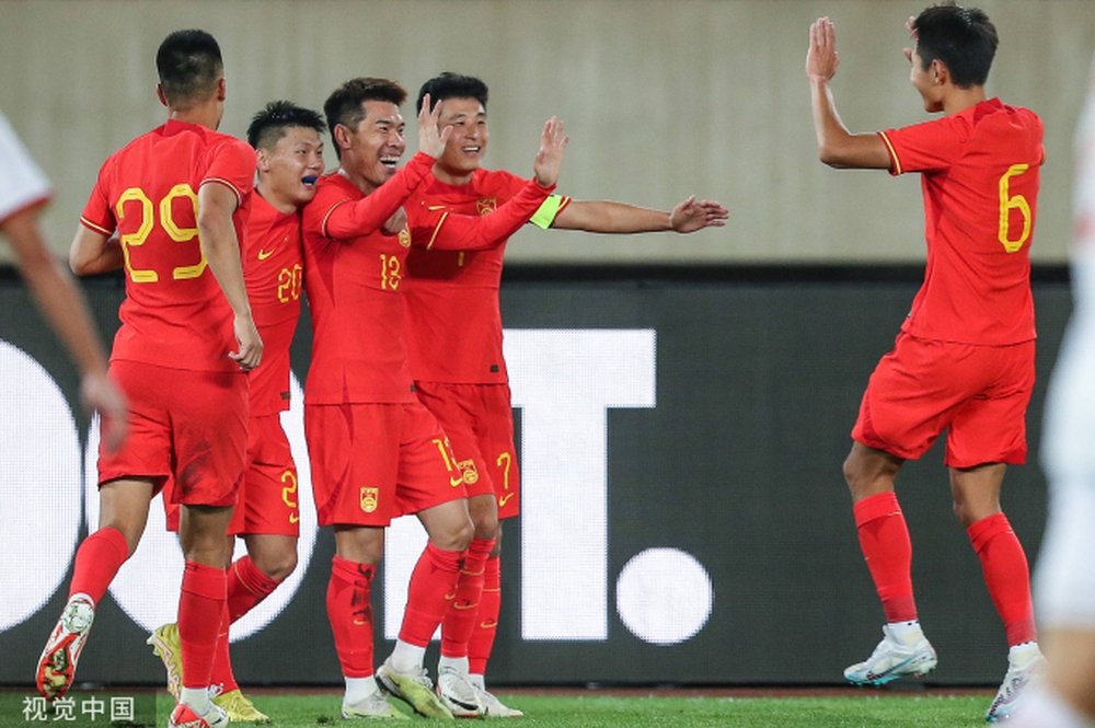 Tiền vệ Trung Quốc khen tuyển Việt Nam hay hơn, Quế Ngọc Hải nói lời thẳng thắn về trình độ đối thủ - Ảnh 1.