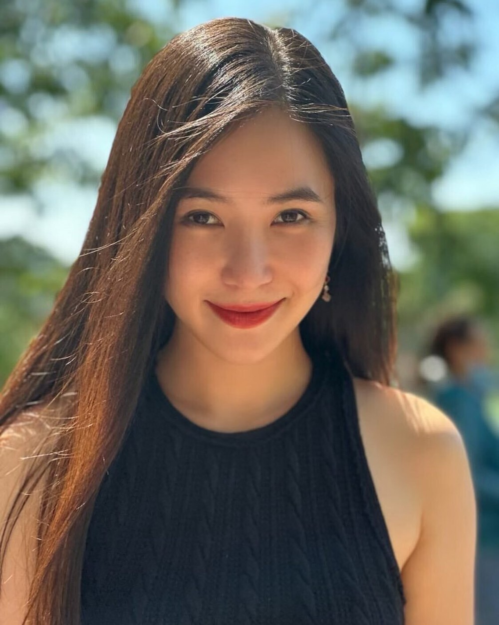 Sao Việt 11/10: Hương Tràm đẹp dịu dàng, Việt Hương bị chồng nói xấu - Ảnh 1. Sao Việt 11/10: Hương Tràm đẹp dịu dàng, Việt Hương bị chồng nói xấu - Ảnh 1.