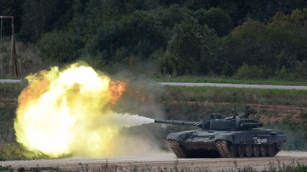 Nga bổ sung loại đạn nổ uy lực cho xe tăng T-90M ở Ukraine - Ảnh 1.