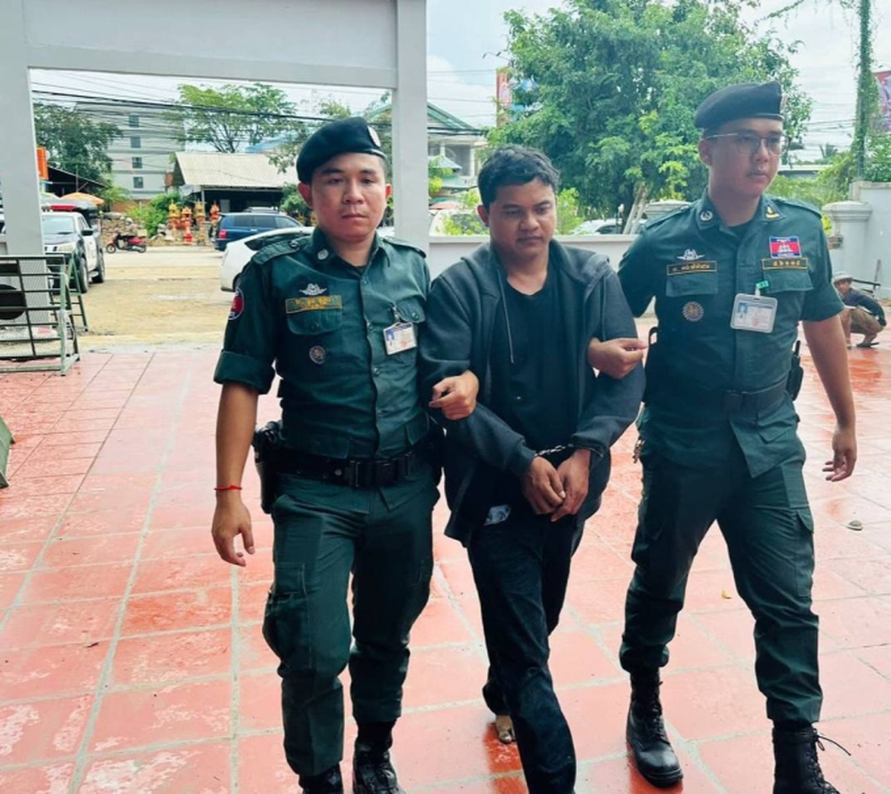 Thẩm vấn nghi phạm sát hại vợ con ở Campuchia: Vợ ngoại tình không cho ngủ chung giường, chồng nghi ngờ con gái không phải con ruột - Ảnh 2.