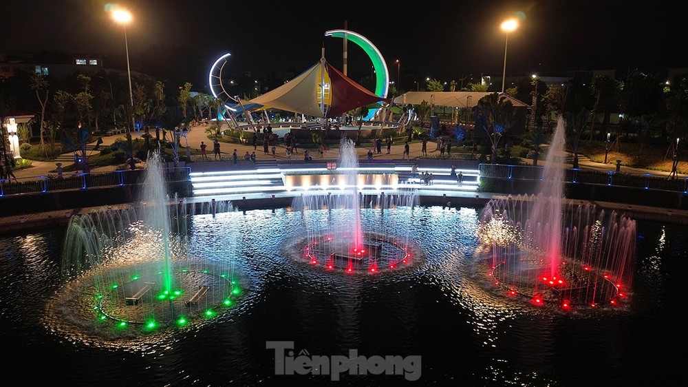 Công viên hiện đại nhất quận Long Biên lung linh sắc màu trước ngày khánh thành - Ảnh 7.