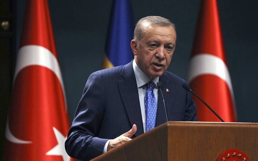 Tổng thống Thổ Nhĩ Kỳ cảnh báo thảm sát Gaza khi Mỹ điều tàu sân bay đến Israel - Ảnh 1.