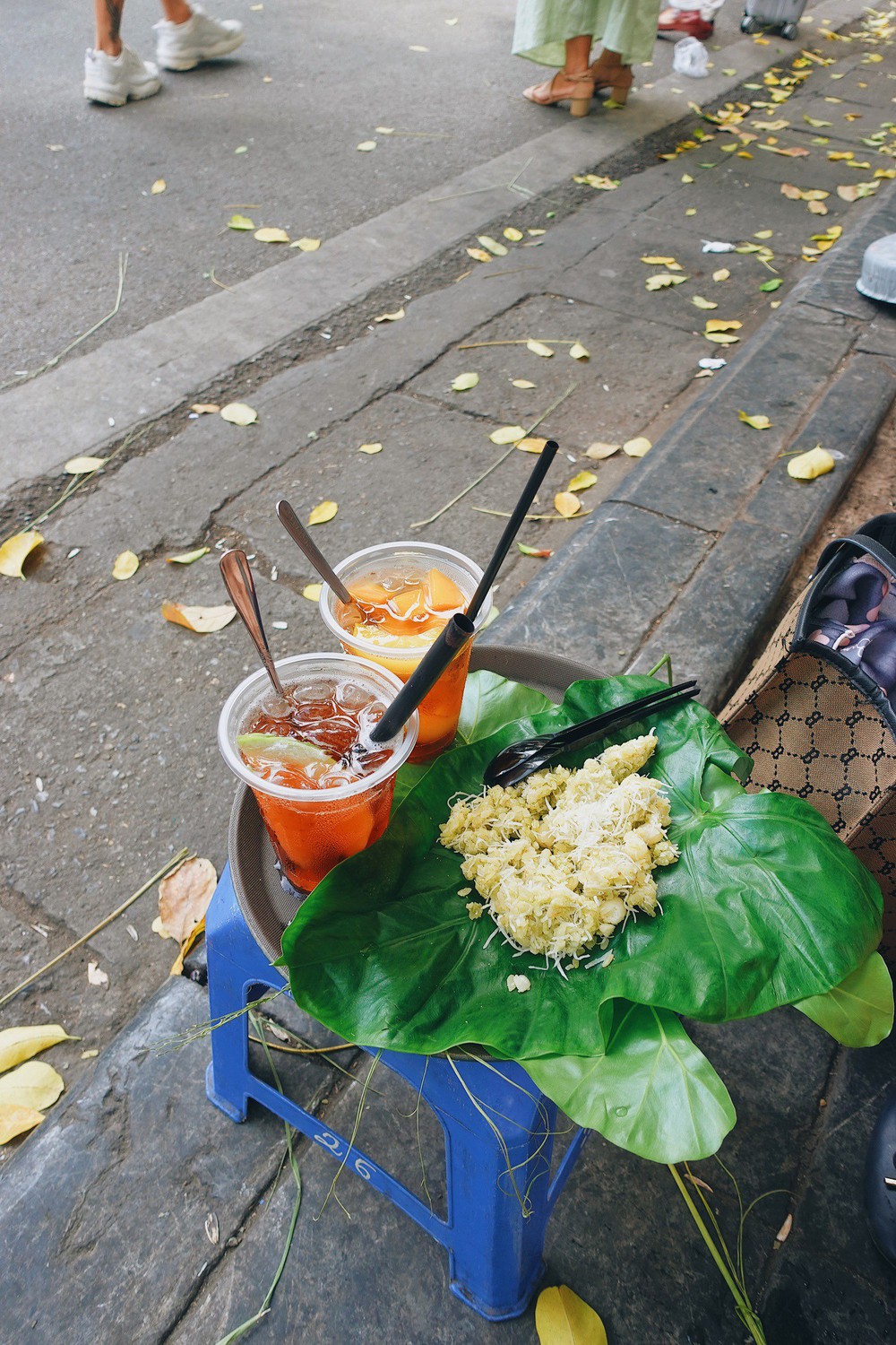 Hà Nội đang bước vào những ngày thu đẹp nhất, chỉ muốn “gói ghém” lại để không trôi qua nhanh