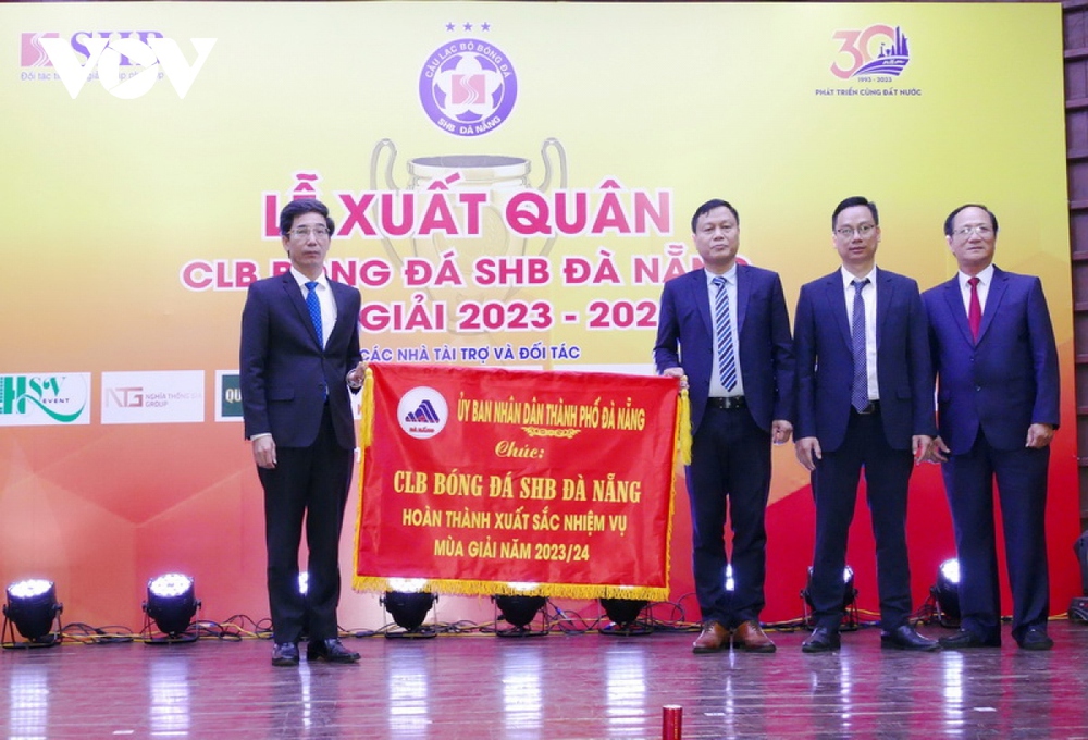 CLB Đà Nẵng xuất quân mùa giải 2023/2024: Hướng tới mục tiêu trở lại V-League - Ảnh 2.