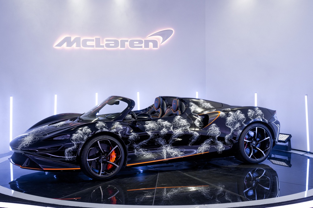 Minh Nhựa chính thức nhận McLaren Elva độc nhất thế giới, cho hoạ sĩ ‘thích vẽ gì lên xe cũng được’ - Ảnh 1.
