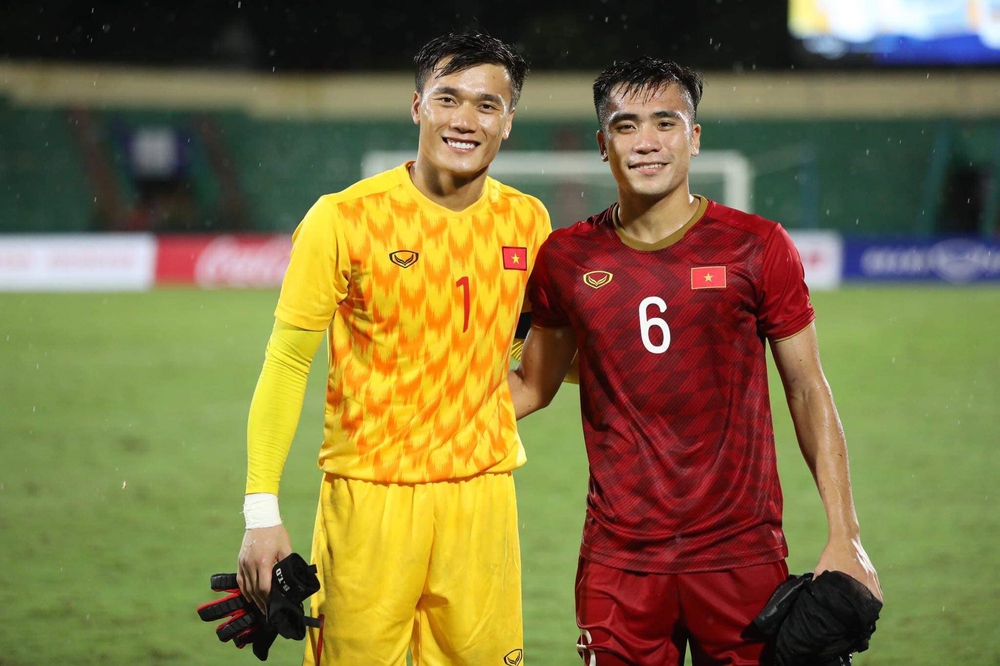 Cựu tuyển thủ Việt Nam gây sốt với hình xăm khắc họa tuổi thơ cùng thủ môn Bùi Tiến Dũng - Ảnh 5.