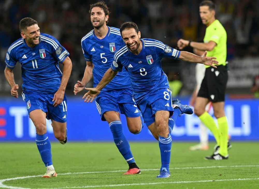 Kết quả vòng loại EURO 2024 mới nhất: ĐKVĐ Italia phả hơi nóng vào ĐT Anh - Ảnh 3.