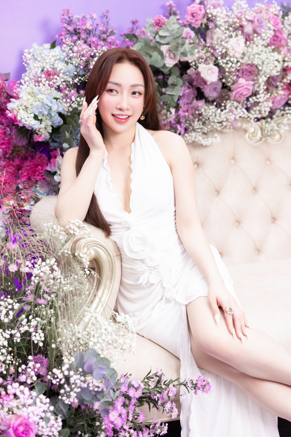 Lý Thuỳ Chang - bà xã diễn viên Chi Bảo khoe nhan sắc trẻ đẹp tuổi U40 giữa dàn sao Vbiz - Ảnh 2.