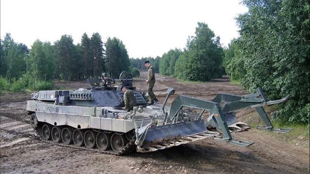 Báo Đức thừa nhận xe tăng Leopard 2 vô dụng trên chiến trường Ukraine - Ảnh 4.