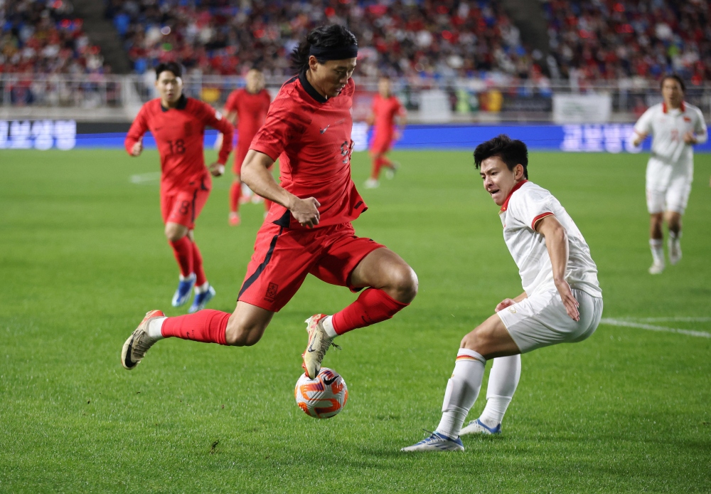 Trực tiếp ĐT Hàn Quốc 2-0 ĐT Việt Nam: Tiến Anh suýt ghi siêu phẩm - Ảnh 1.