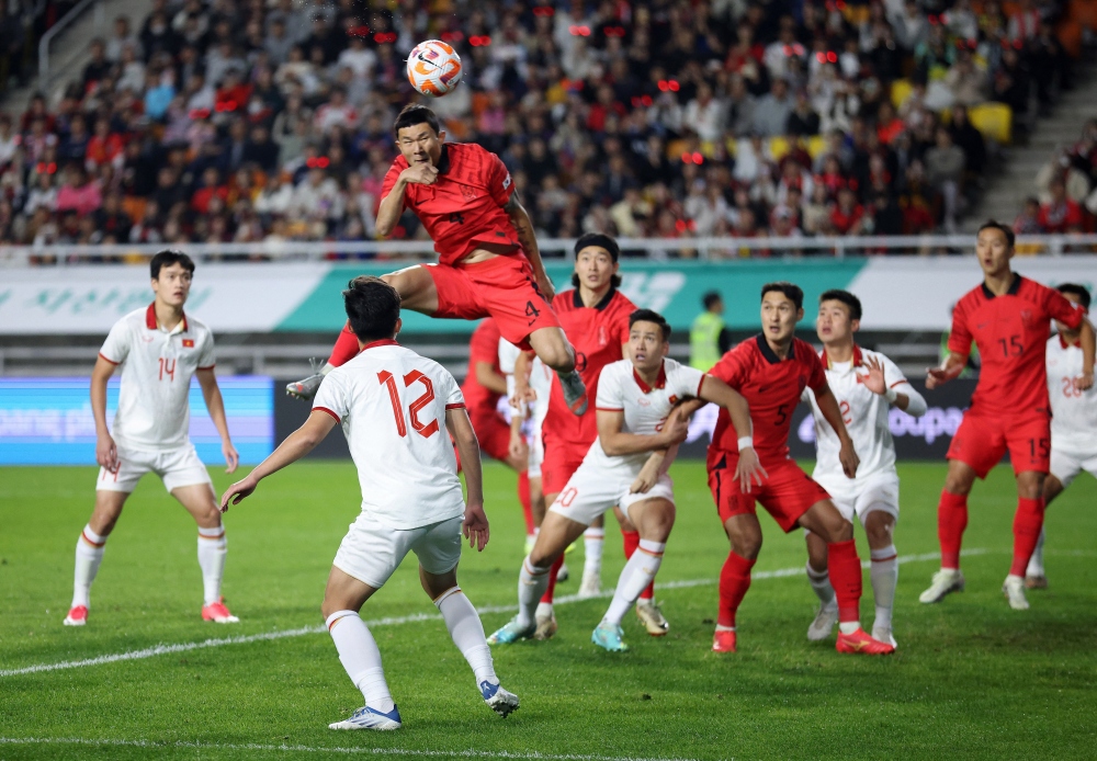Trực tiếp ĐT Hàn Quốc 2-0 ĐT Việt Nam: Tiến Anh suýt ghi siêu phẩm - Ảnh 1.