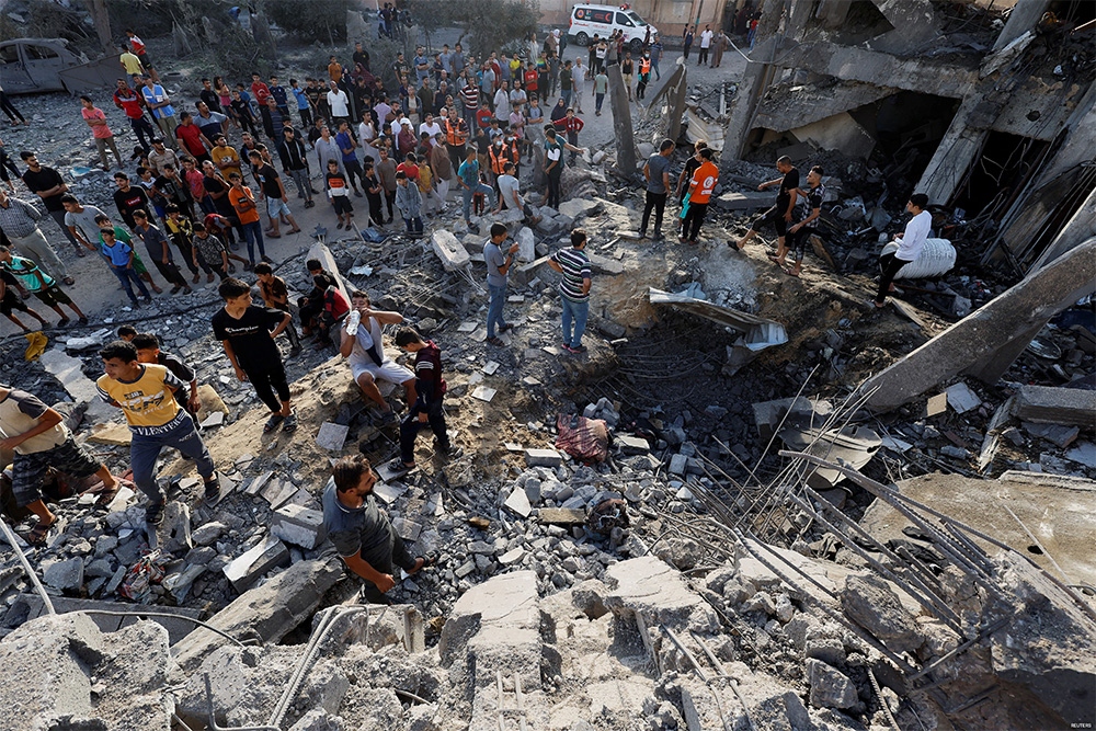 Bệnh viện ở Gaza bị không kích, hơn 500 người thiệt mạng - Ảnh 1.
