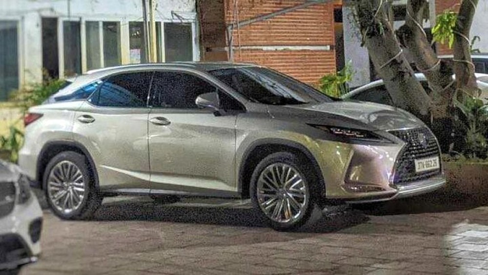 Xác minh thông tin xe Lexus bị kê biên ở Nghệ An vẫn tung tăng trên phố - Ảnh 1.