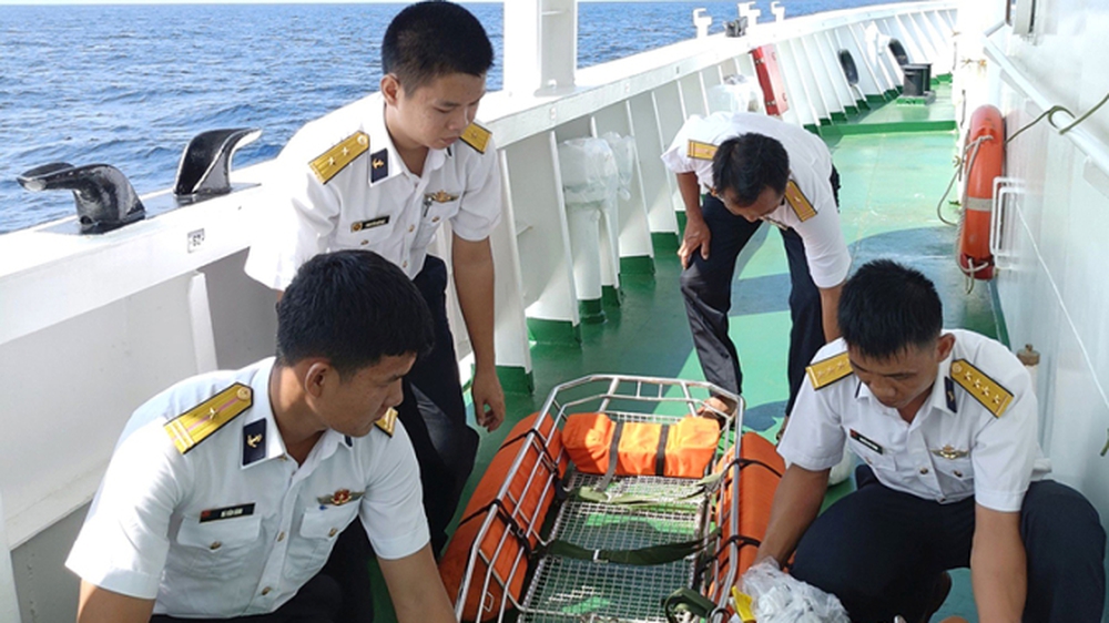 Nạn nhân sống sót trong vụ chìm tàu: Lênh đênh trên biển, ăn gián sống để chờ cứu hộ - Ảnh 3.