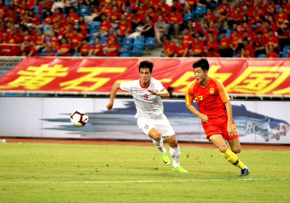 Báo Trung Quốc lo ngại trước “cái duyên” kỳ lạ của cặp đôi tuyển thủ Việt Nam - Ảnh 2.