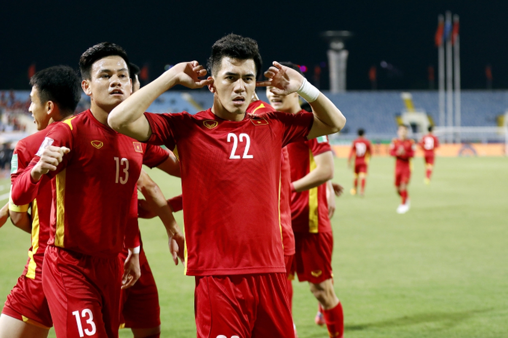 Báo Trung Quốc lo ngại trước “cái duyên” kỳ lạ của cặp đôi tuyển thủ Việt Nam - Ảnh 1.