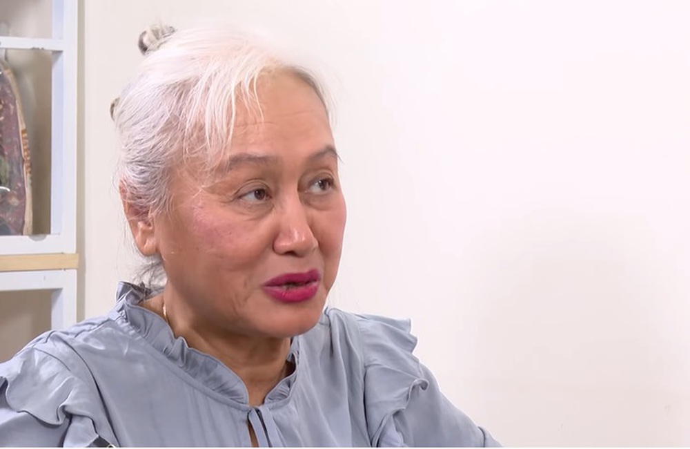 Nữ đạo diễn người Việt đầu tiên dựng kịch ở Broadway: Đi tìm chồng cho em gái rồi lấy chồng ở tuổi 51 - Ảnh 3.