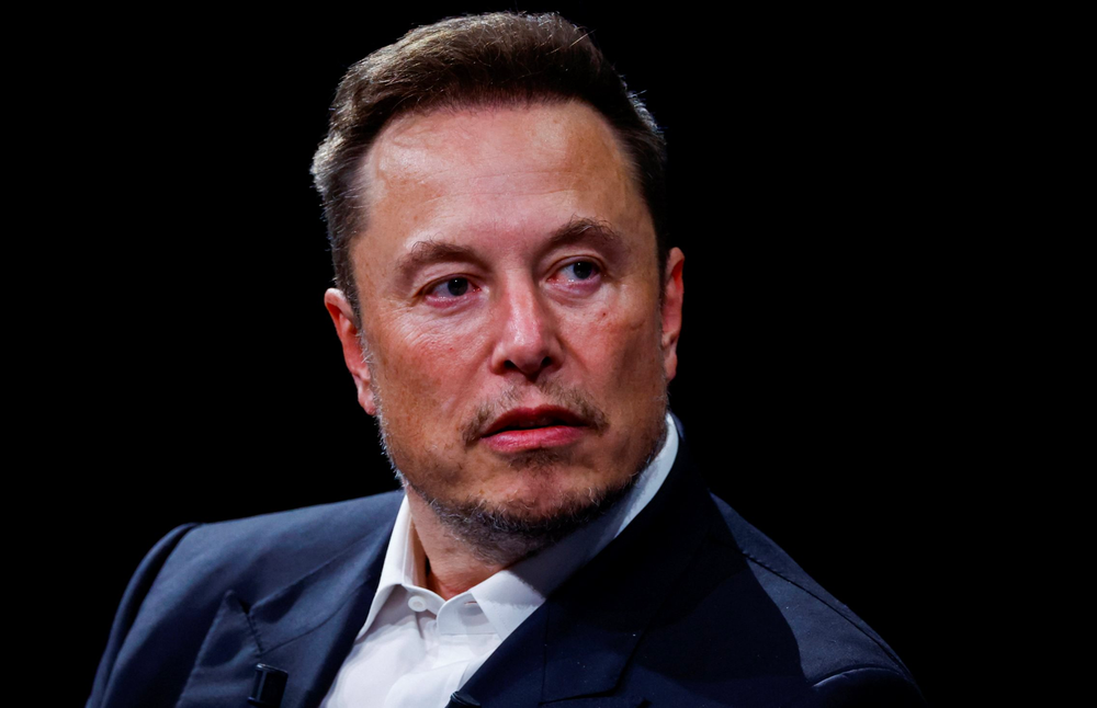 Chuyện gì đang xảy ra với Elon Musk: Bi quan bất thường về Tesla, né tránh câu hỏi về cả xe tự lái và AI, còn nhắc tới tình huống ngàn cân treo sợi tóc - Ảnh 1.