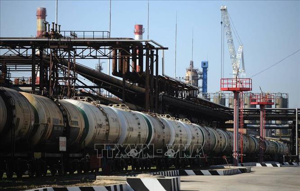 Nga và Trung Quốc ký kết 20 hợp đồng trong lĩnh vực dầu khí - Ảnh 1.