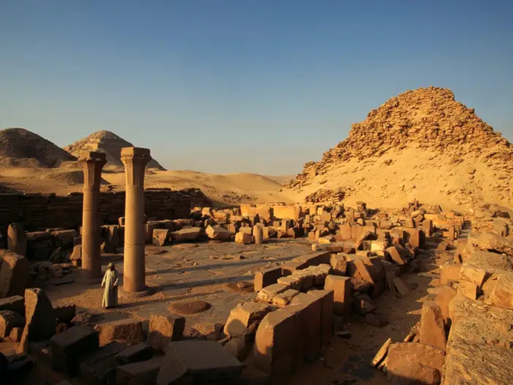 Ai Cập: Dùng laser quét kim tự tháp 2.400 năm, chuyên gia phát hiện phán đoán 200 năm trước trở thành sự thật - Ảnh 2.