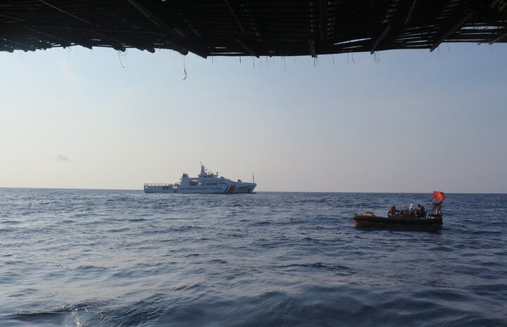Chìm tàu, 13 ngư dân mất tích: BĐBP Quảng Nam đề nghị tìm kiếm đến hết ngày mai - Ảnh 1.