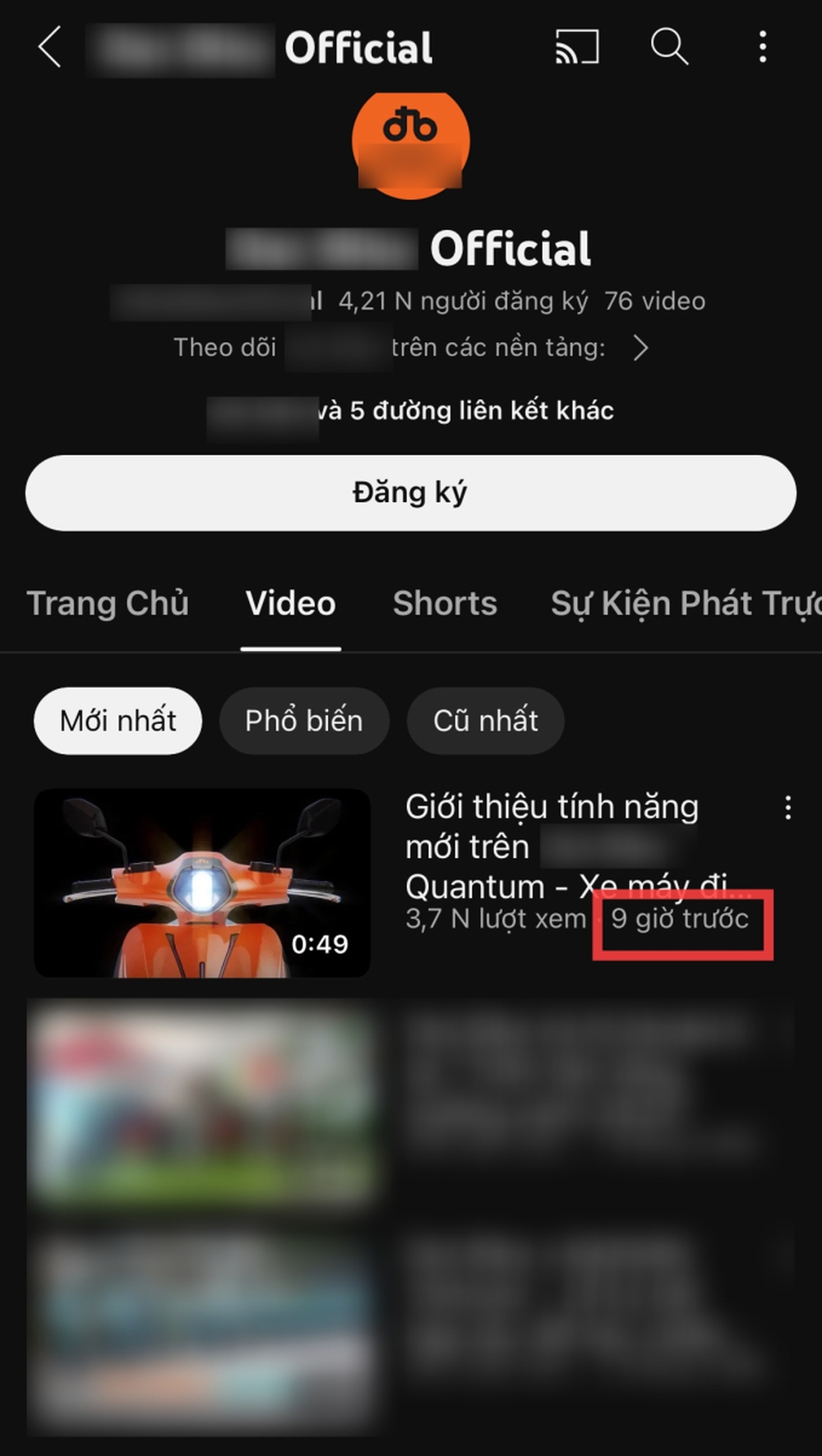 Nhãn hàng đã xoá clip sau khi công an vào cuộc xác minh vụ Quốc Cơ - Quốc Nghiệp chồng đầu đi xe máy - Ảnh 2.