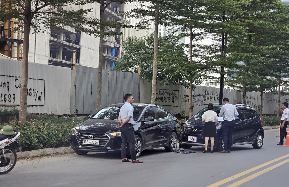 Ảnh TNGT: VinFast Fadil bất cẩn đâm nát đuôi Hyundai Elantra - Ảnh 1.