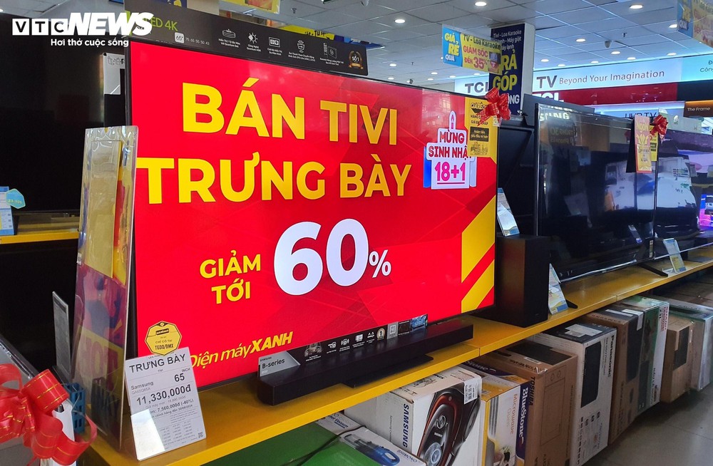 Tivi, tủ lạnh, máy giặt trưng bày giảm cao nhất 80%, có nên mua? - Ảnh 1.