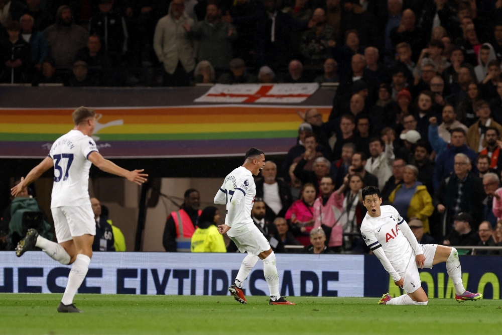 Son Heung Min ghi bàn và kiến tạo, Tottenham tiếp tục dẫn đầu Ngoại hạng Anh - Ảnh 2.