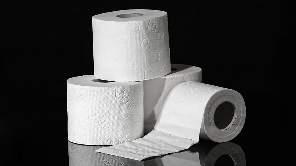 Giấy ăn, giấy vệ sinh màu trắng hay màu vàng thì tốt hơn? Cách để đưa ra lựa chọn rất đơn giản - Ảnh 2.