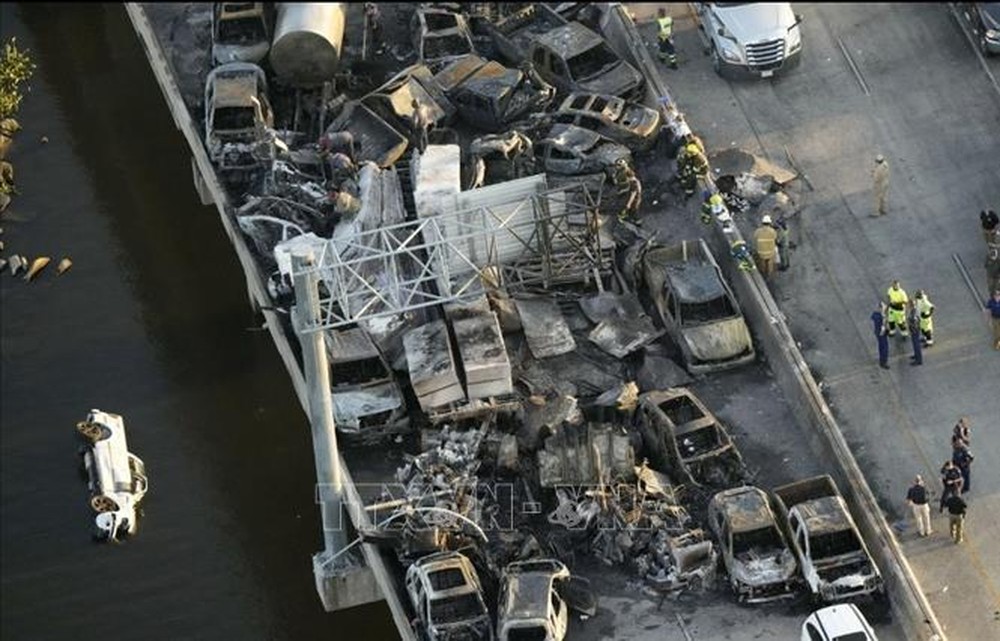 Tai nạn liên hoàn trên cao tốc ở bang Louisiana vì siêu sương mù - Ảnh 1.