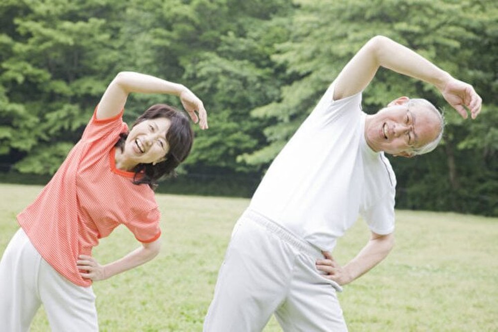 Bài tập thể dục quốc dân của những người sống 100 tuổi ở Nhật Bản - Ảnh 1.