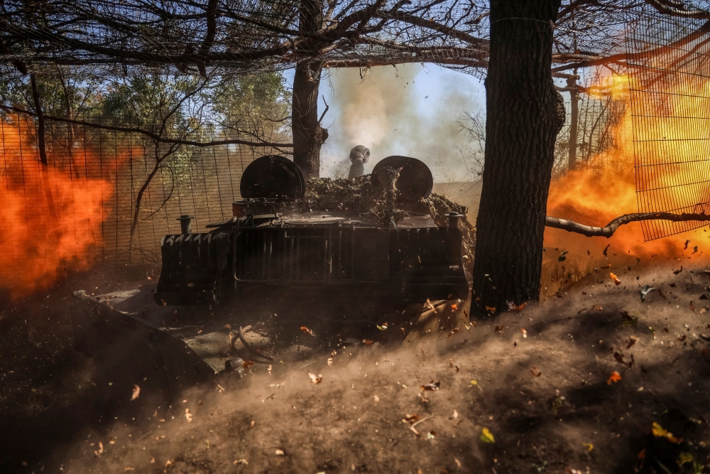 Mặt trận Đông Bắc Ukraine rực cháy bởi cuộc tấn công chưa từng có của Nga - Ảnh 1.