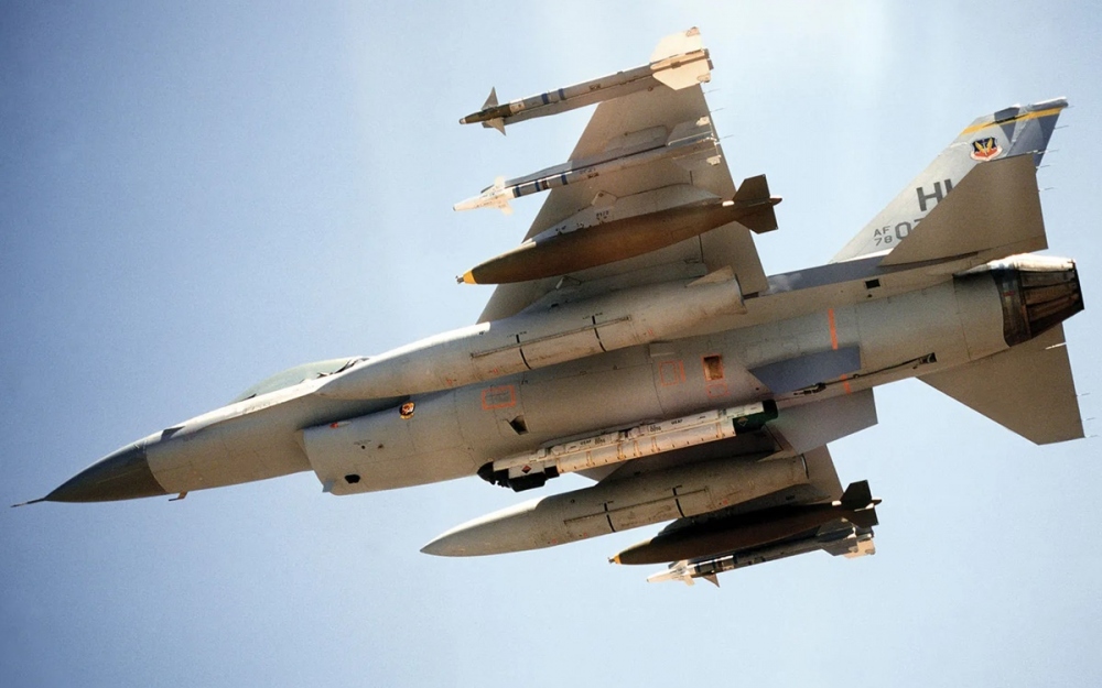 Mỹ triển khai phi đoàn tiêm kích F-16 tới Trung Đông khi Gaza căng thẳng - Ảnh 1.