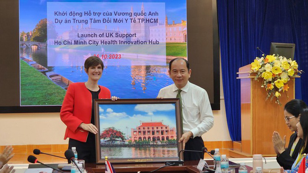 Anh sẽ tài trợ 75.000 bảng Anh hỗ trợ TP HCM trở thành trung tâm đổi mới y tế của ASEAN - Ảnh 2.